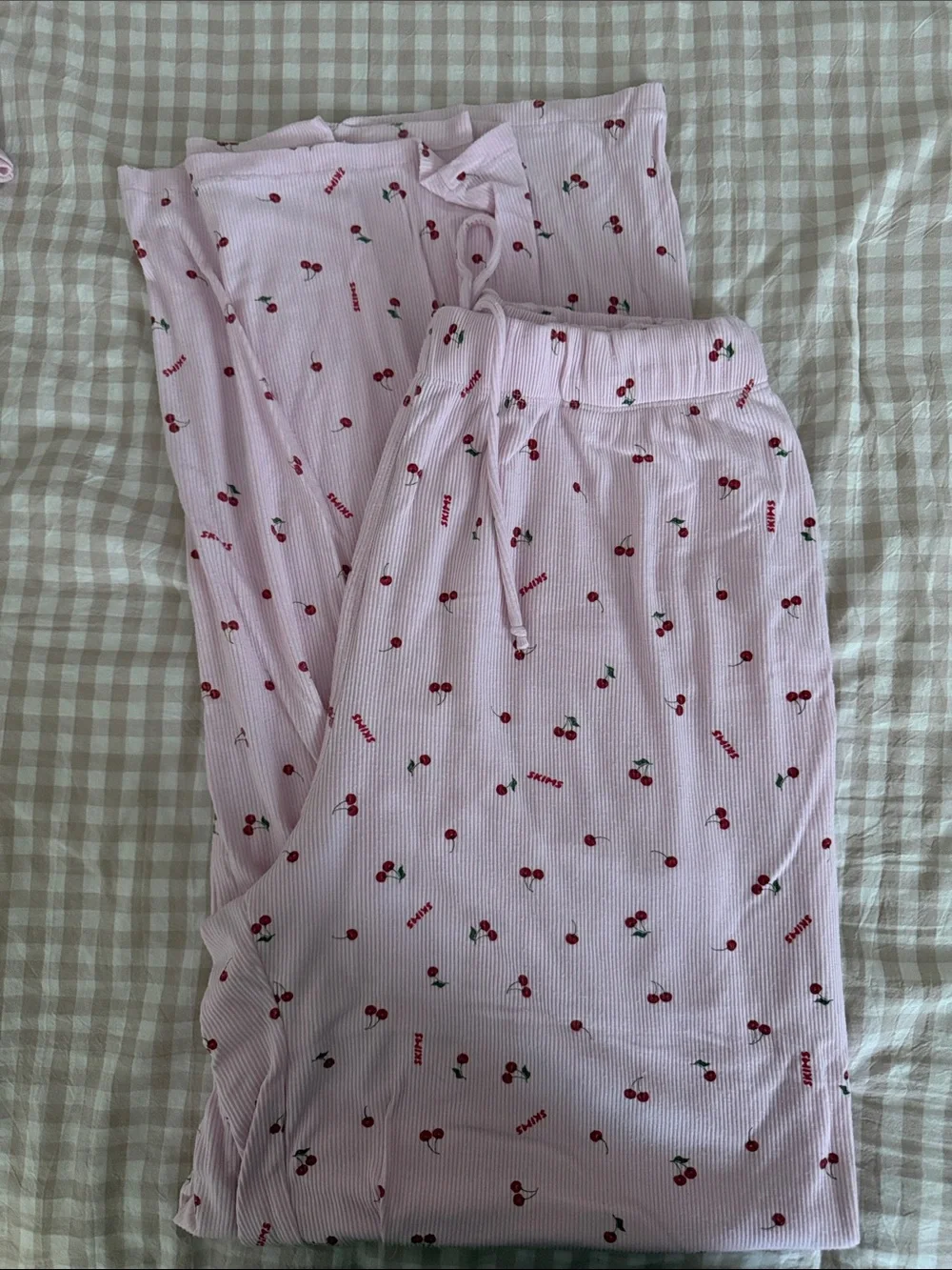 Skims Pink Cherry-Print Long Sleeve Pajama Set - Picture 4 of 7
